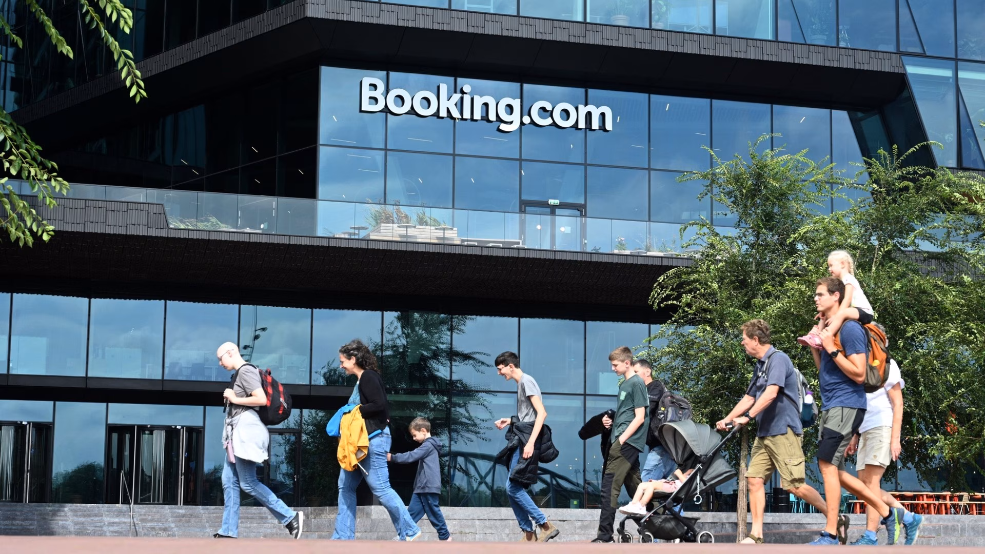 ЕС начал расследование в отношении Booking.com в рамках Закона о цифровых услугах из-за мошеннических схем