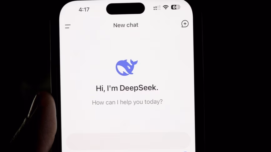 DeepSeek открывает исходный код DeepInfer — движка, на котором работают её модели ИИ