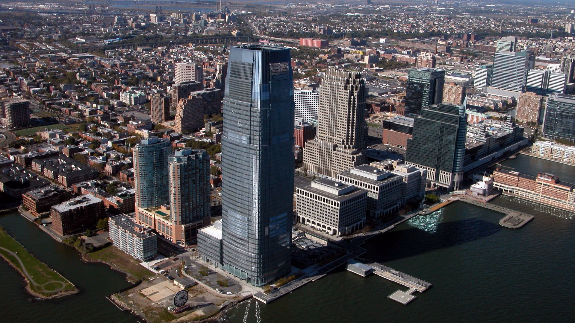 Goldman Sachs вложит 500 млн долларов в ИИ для малого бизнеса вместе с четырьмя ИИ-лабораториями