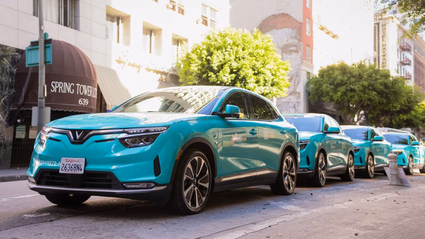 Green SM от Vingroup запускает в Лос-Анджелесе 500 электромобилей-такси VinFast