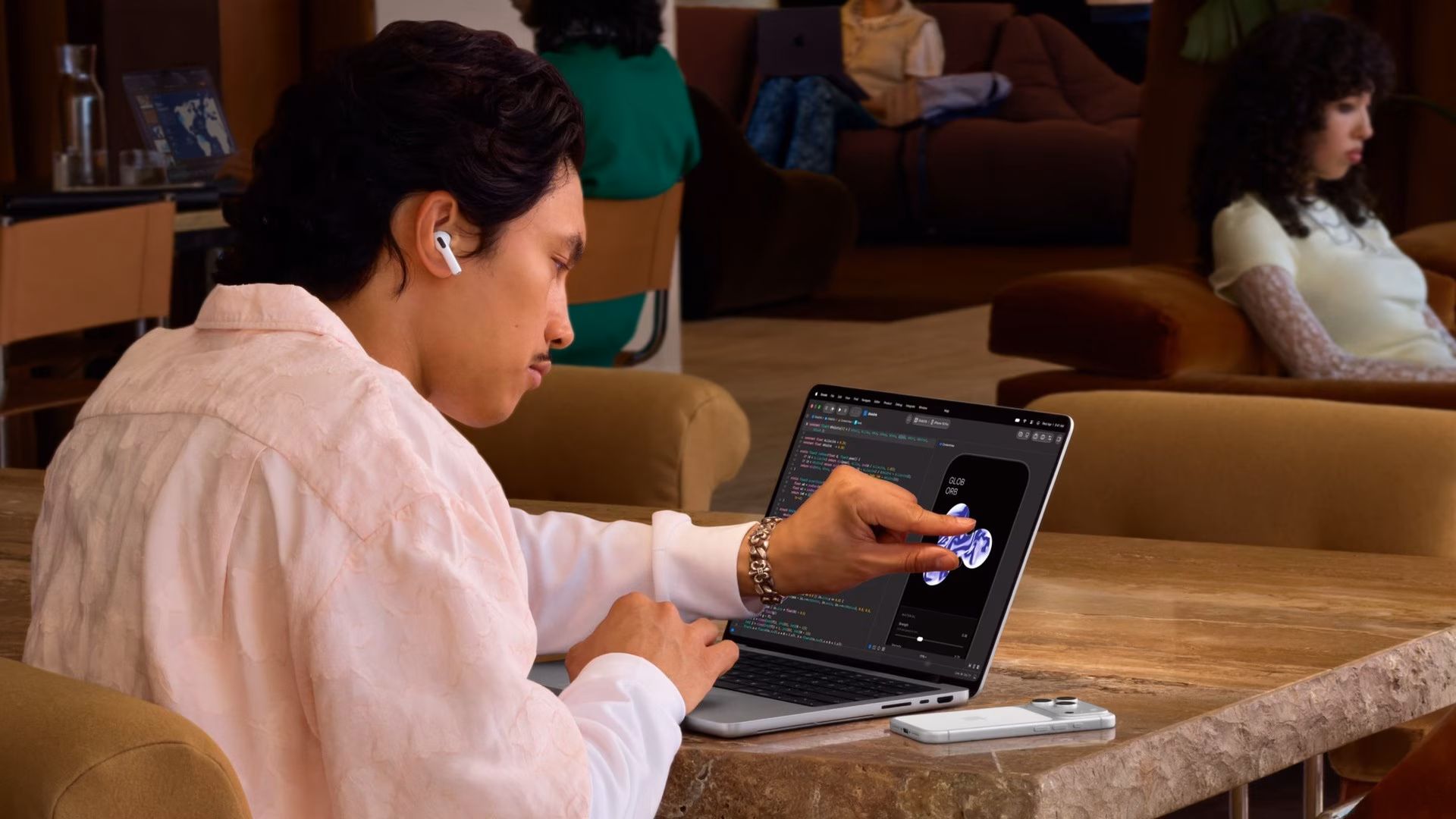 Сенсорный MacBook Pro от Apple сохранит привычный облик macOS — Bloomberg