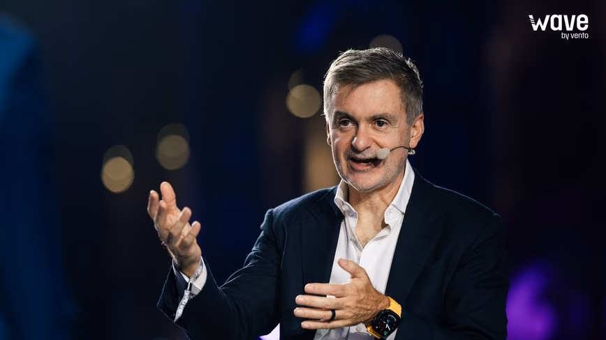 Марко Ардженти из Goldman заявил, что ИИ превращает разработчиков в менеджеров, управляющих другими менеджерами