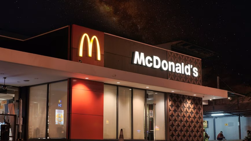 Reuters сообщает: McDonald’s использует ИИ, чтобы устанавливать оптимальные цены в каждой точке