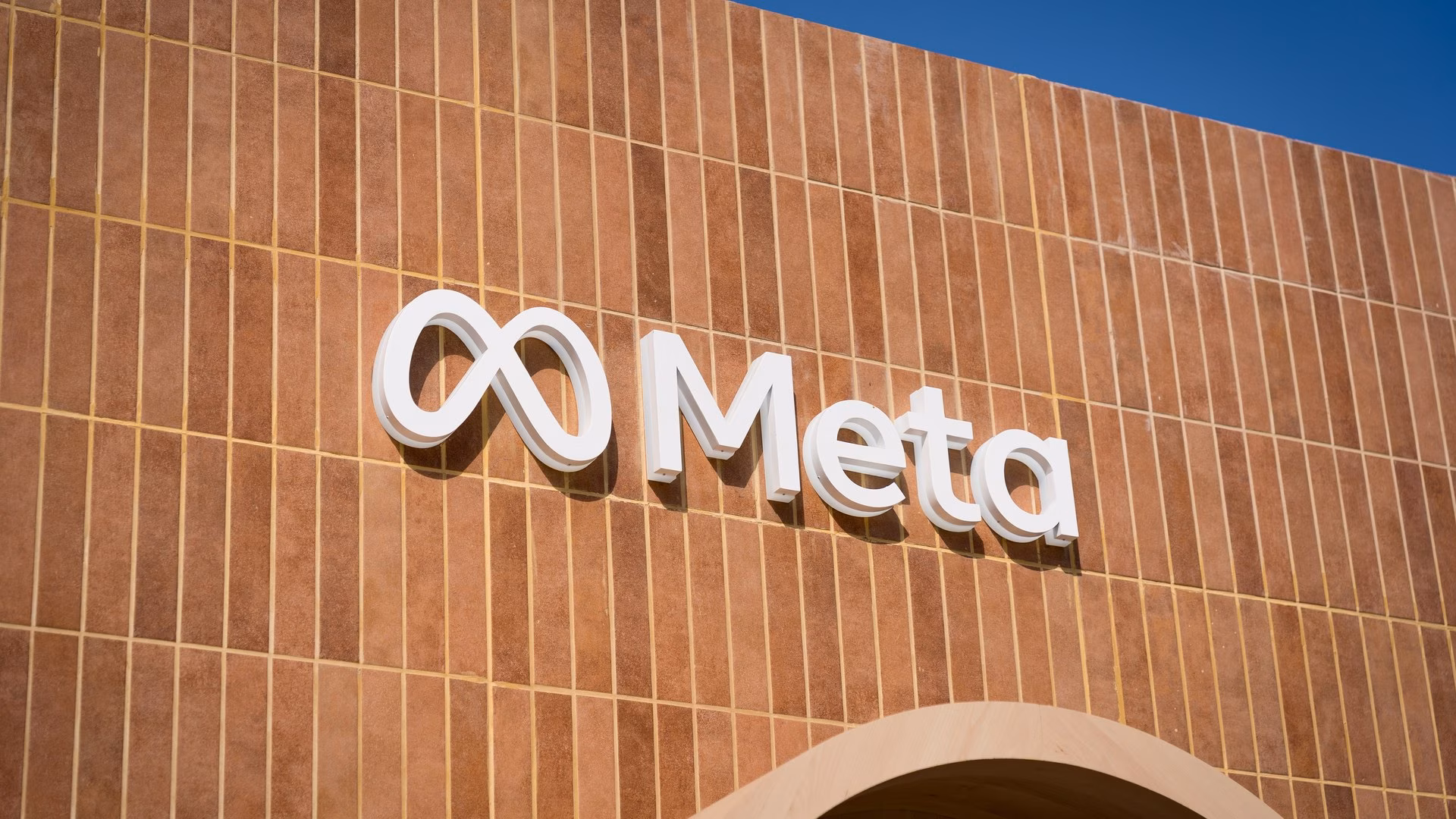 Meta сообщила о будущих обязательствах по аренде и контрактам на сумму 825 млрд долларов