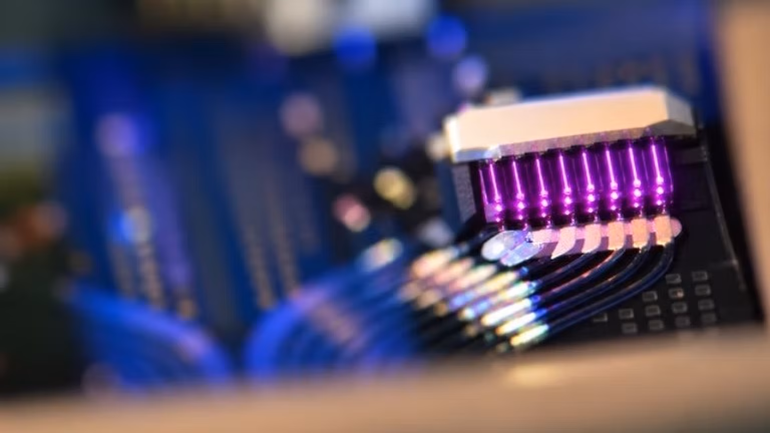 Photon Bridge привлекает 10 млн евро для массового производства лазеров для центров обработки данных ИИ