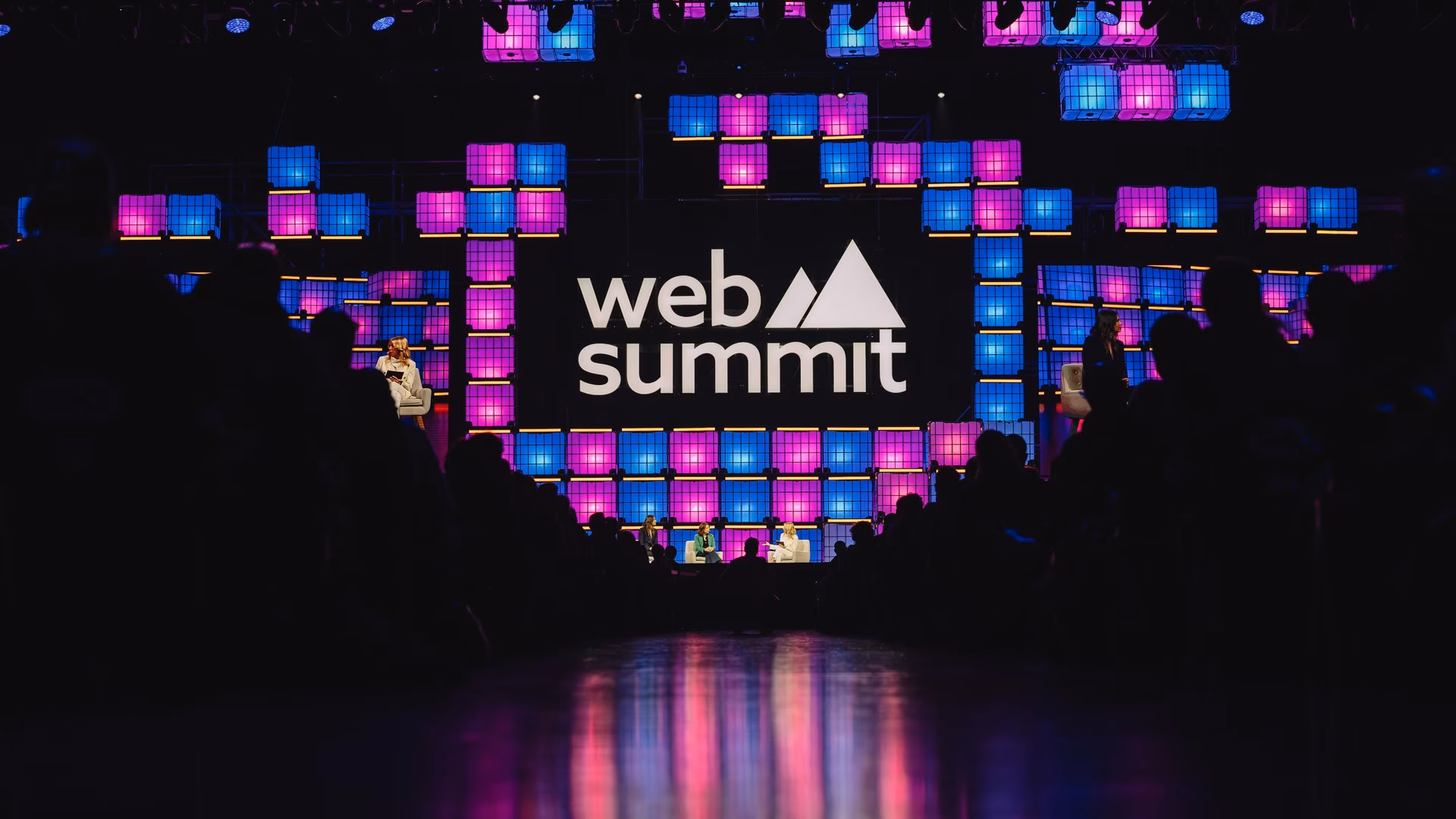 Опрос Web Summit: 59% работников технологической отрасли говорят, что ИИ увеличил их нагрузку