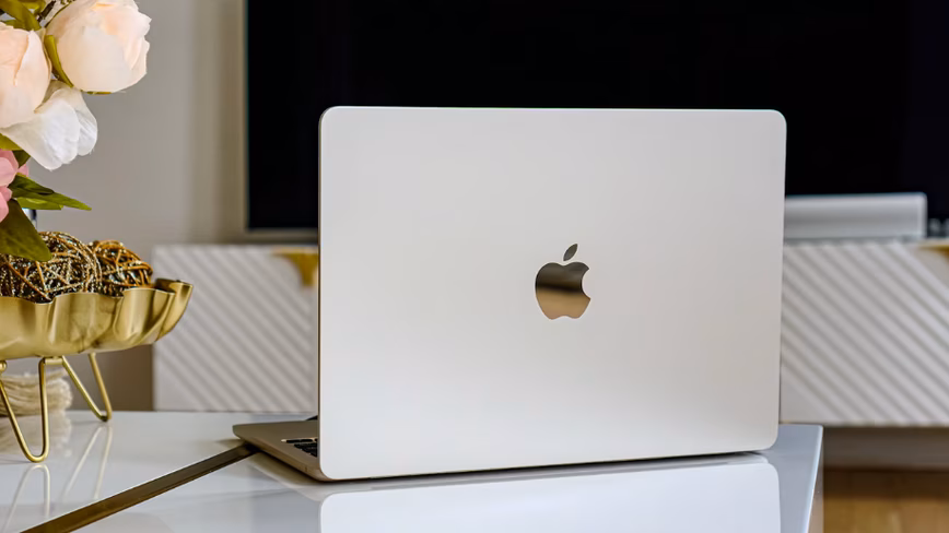 Apple назначила мероприятие на 28 октября, где, как ожидается, представит свой первый Mac с сенсорным экраном